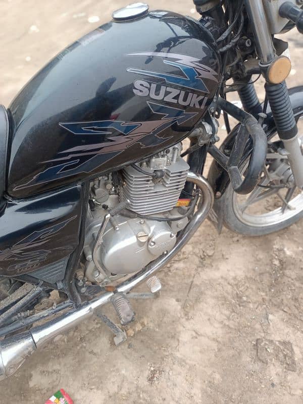 Suzuki GS 150 SE 4