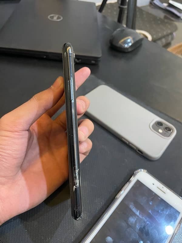 iPhone XR 0