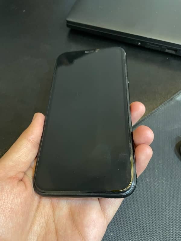 iPhone XR 3