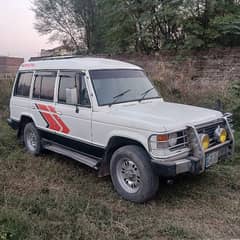 Mitsubishi Pajero 1990