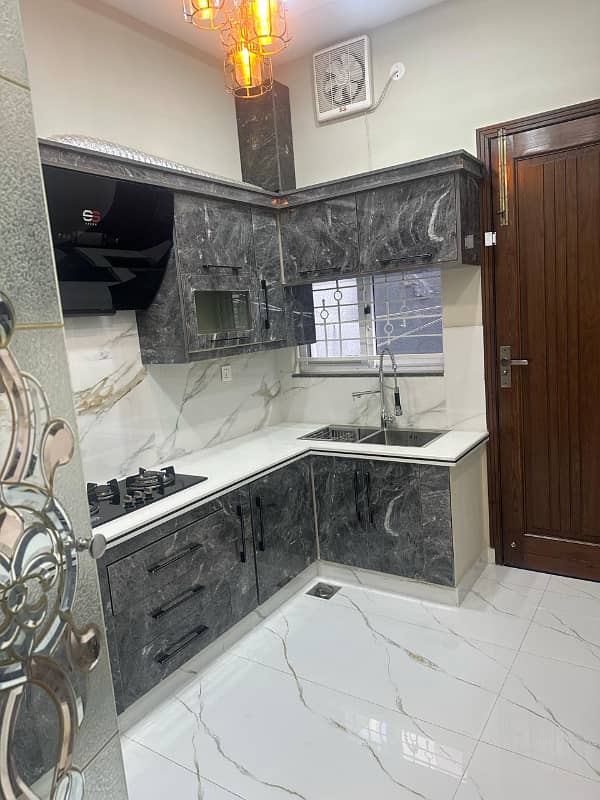 5 Marla Brand New Luxury House For Sale In Bahria Town Lahore. 7