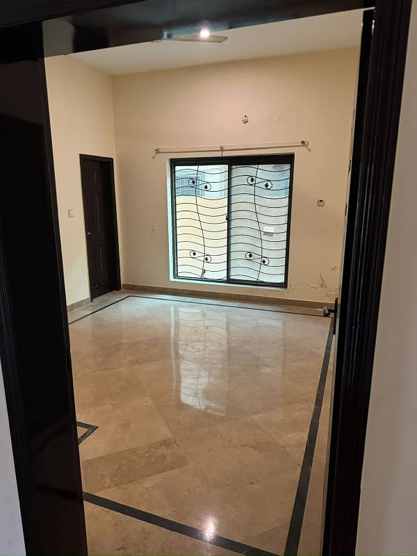 4MARLA Lower portion For Rent in Military accounte Main College Road Lahore 3