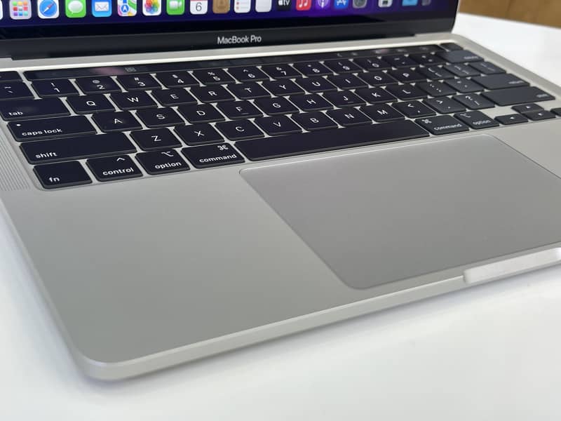 MacBook Pro 2019 ( Core i9 ) 32 gb ram - 1 TB ssd with GPU 4