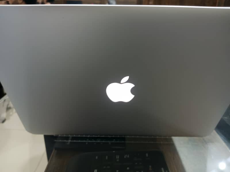 MacBook Pro 2015 Retina, 13-inch, Early 2015 1