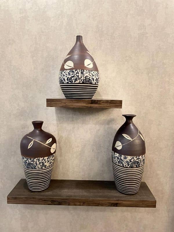 3 pairs of ceramic vases 0