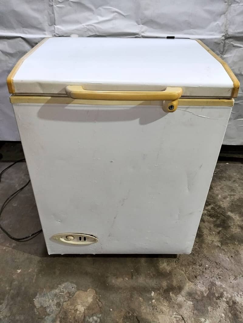 Waved D freezer Singel door small size(0306=4462/443) wwoowset 0