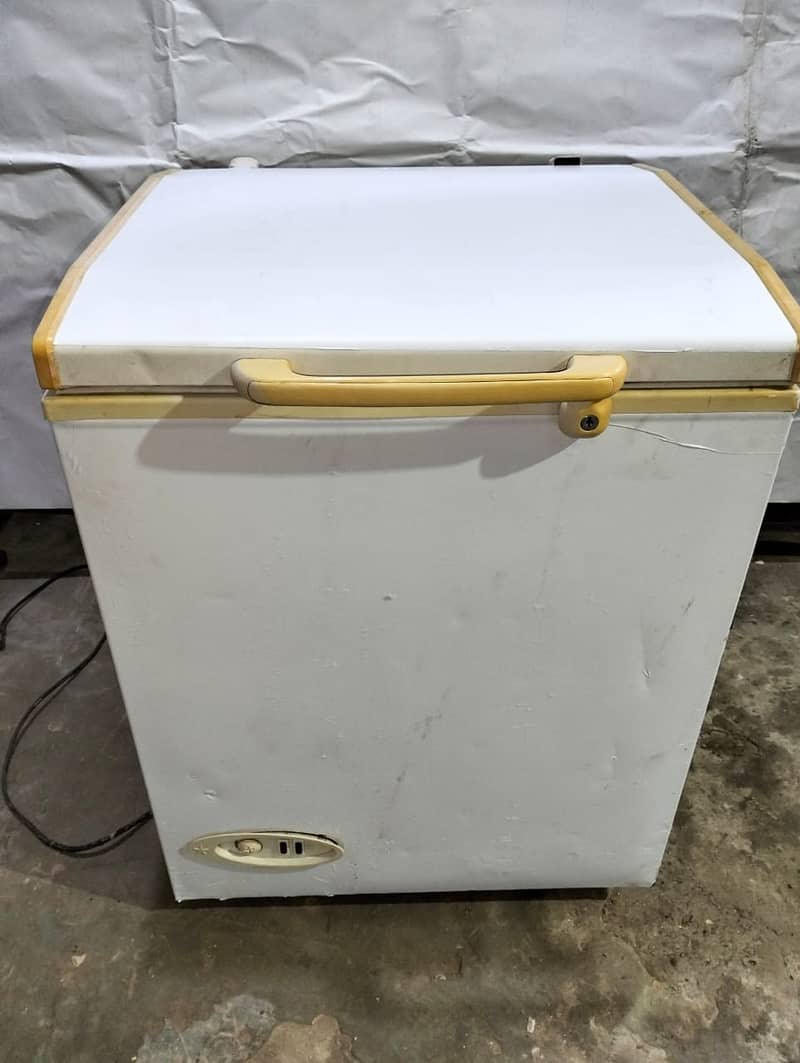 Waved D freezer Singel door small size(0306=4462/443) wwoowset 1