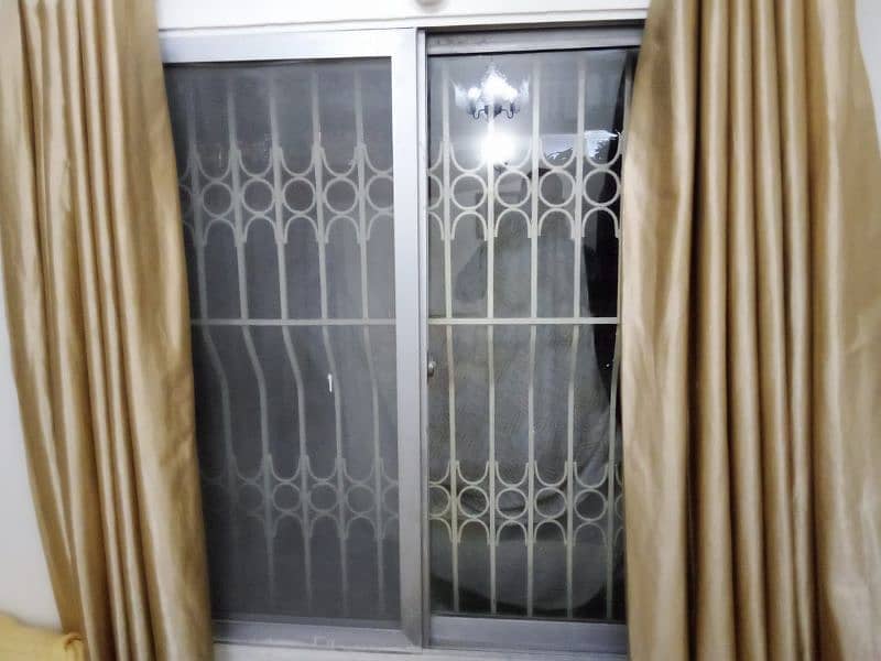 Aluminium Window with net for urgent sale 0