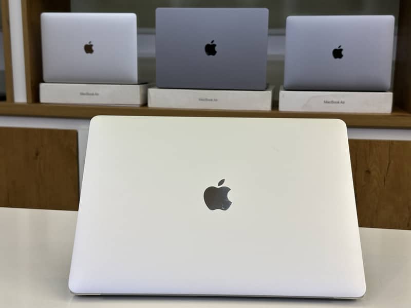 MacBook Pro 2020 | 13 inches | Intel Core i7 | 16GB With 1TB Storage 0