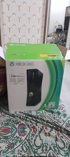 Xbox 360 Slim with kinect