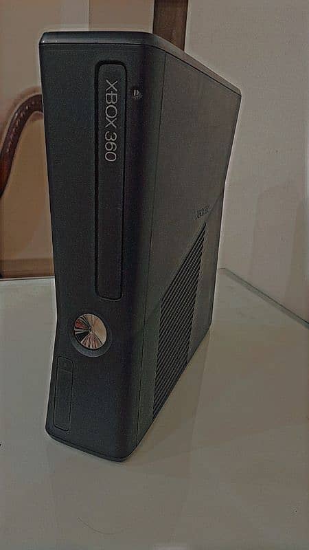 Xbox 360 Slim with kinect 1