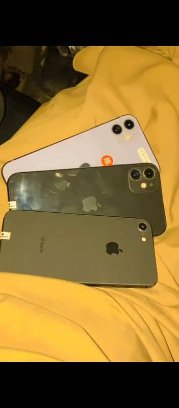 2 iphone 11 and iphone 8 urgent sale!!!! 1