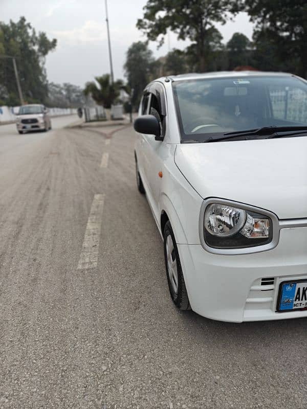 Suzuki Alto untouch 2015 oblique 18. ene- charge 1