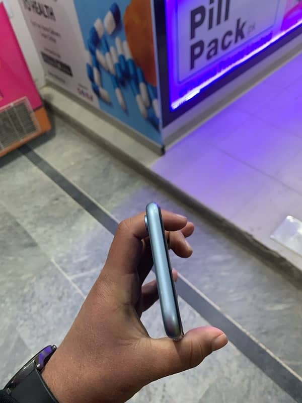 Iphone Xr 64gb water pack non pta jv 7