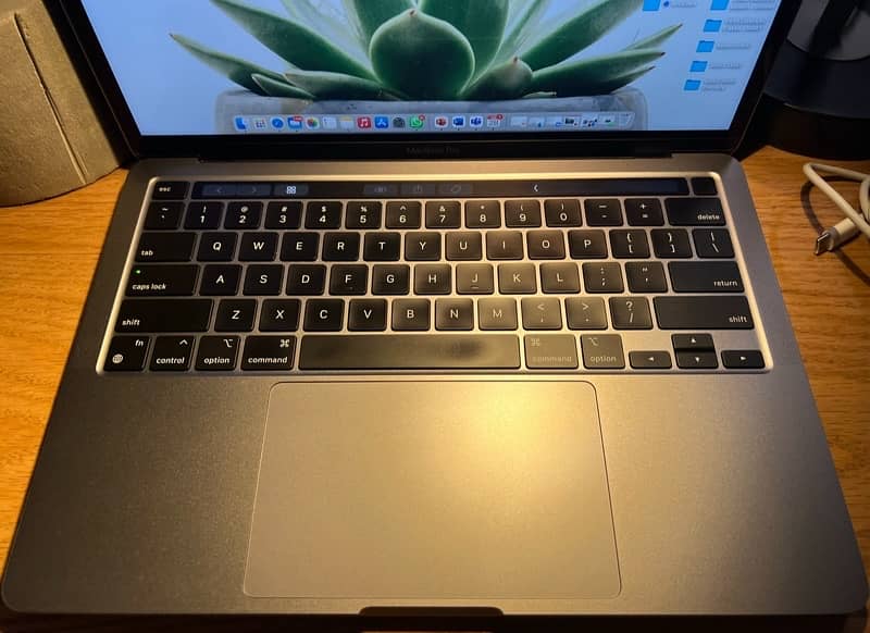 MACBOOK PRO 4