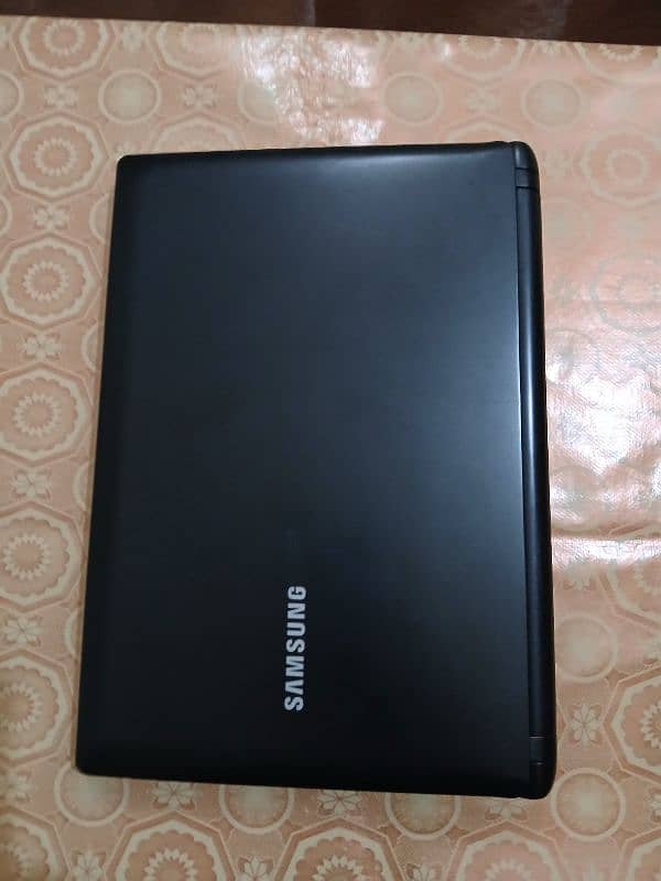 Samsung Mini Laptop 0