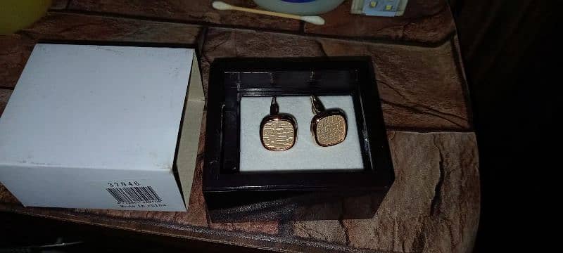 Saudi cufflinks 1