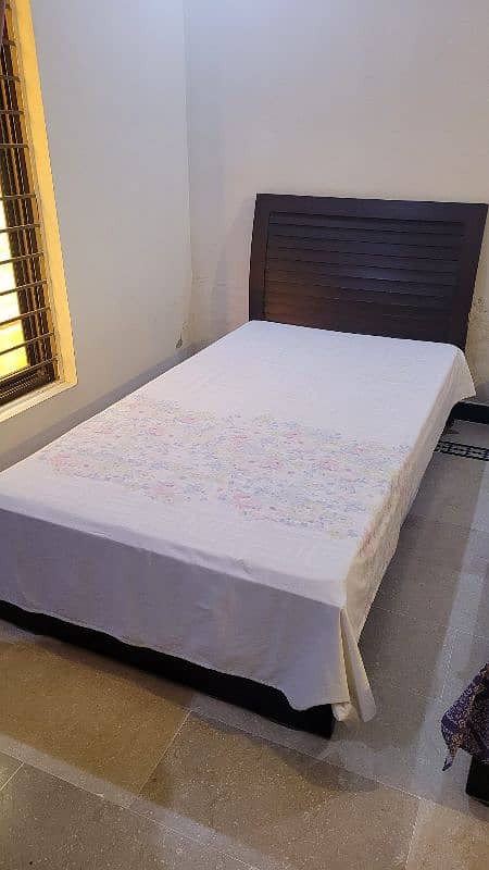 SINGLE BEDS FOR SALE 0