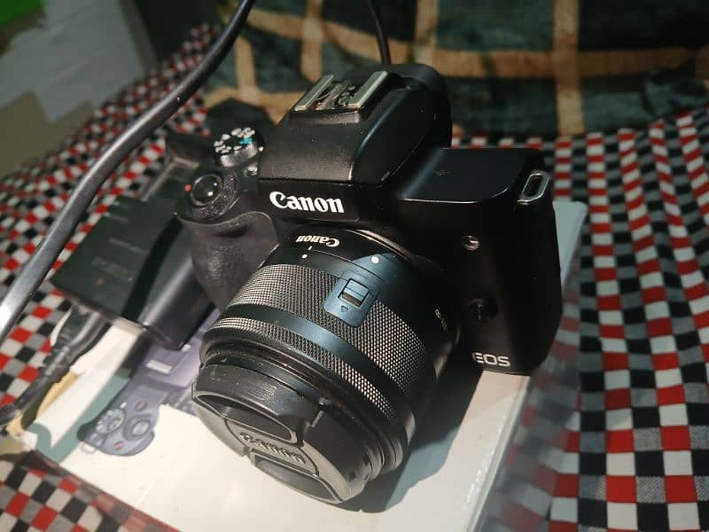 canon M50 with kit lens 0