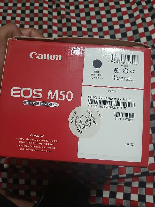 canon M50 with kit lens 1