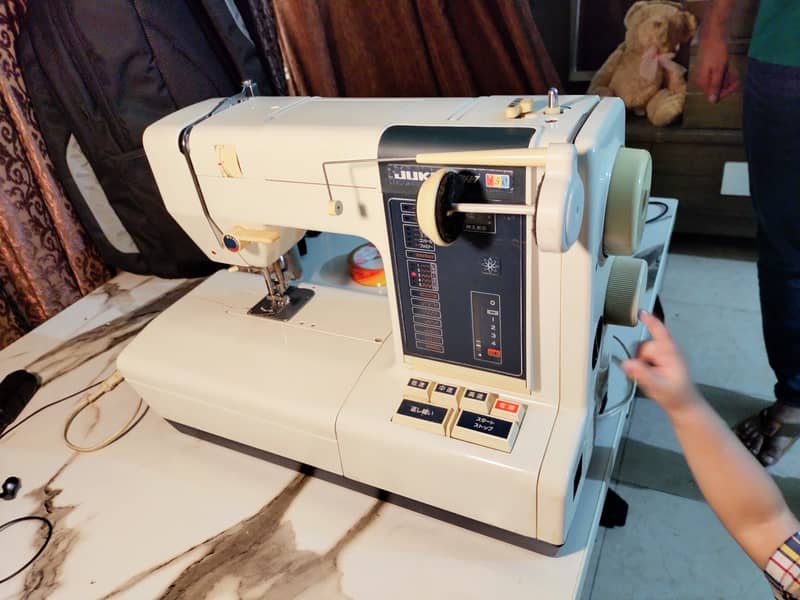 Juki Flora 550 Sewing Machine for Sale - Excellent Condition 0