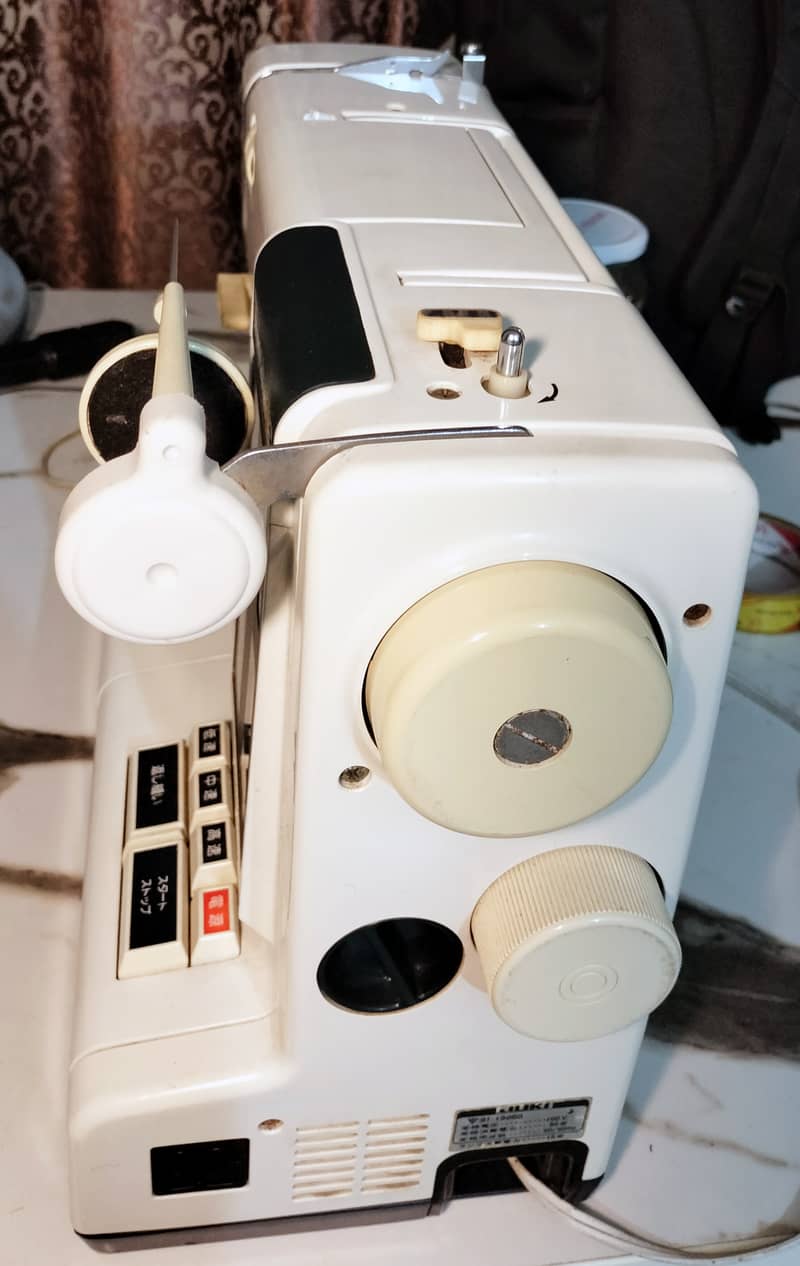 Juki Flora 550 Sewing Machine for Sale - Excellent Condition 2