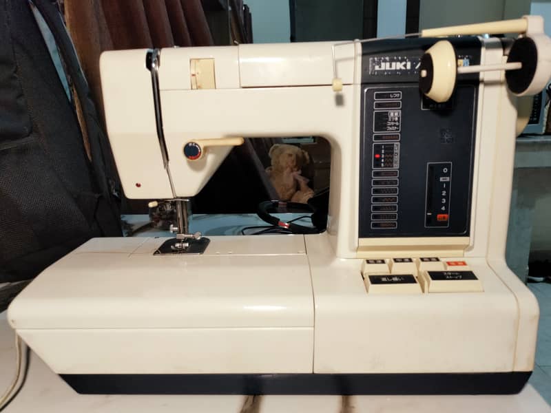 Juki Flora 550 Sewing Machine for Sale - Excellent Condition 5