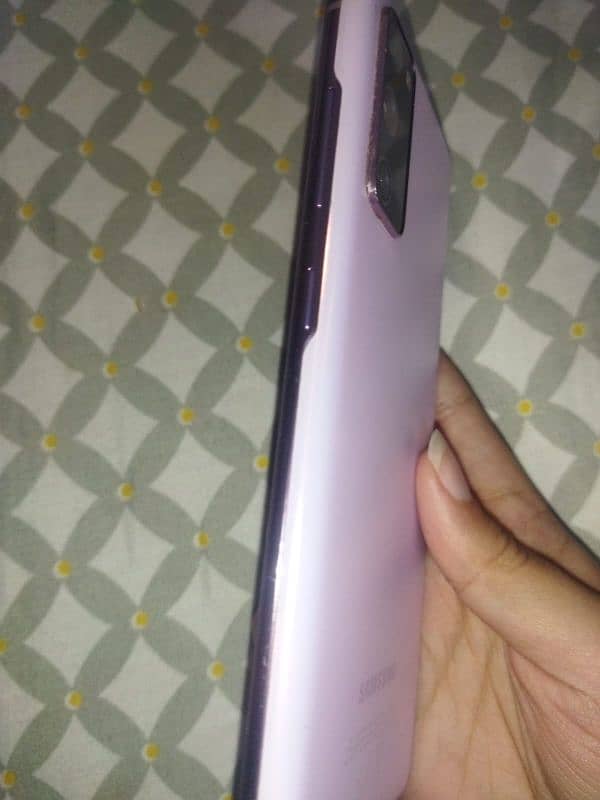 samsung s20 fe (lavender) 3