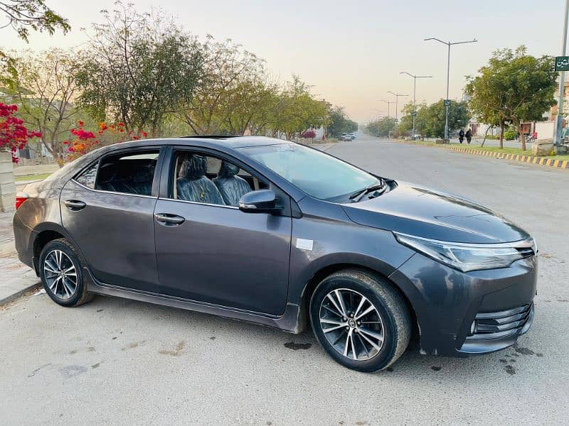 Toyota Altis Grande 2018 4