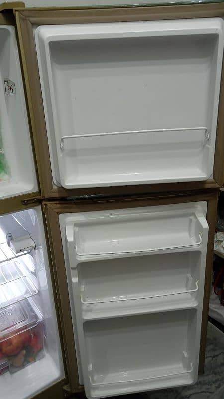 Dawlance 2 door fridge 4