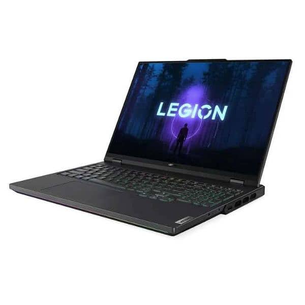 Legion Pro 7 Gen 8 AMD (16″) with RTX 4090 1