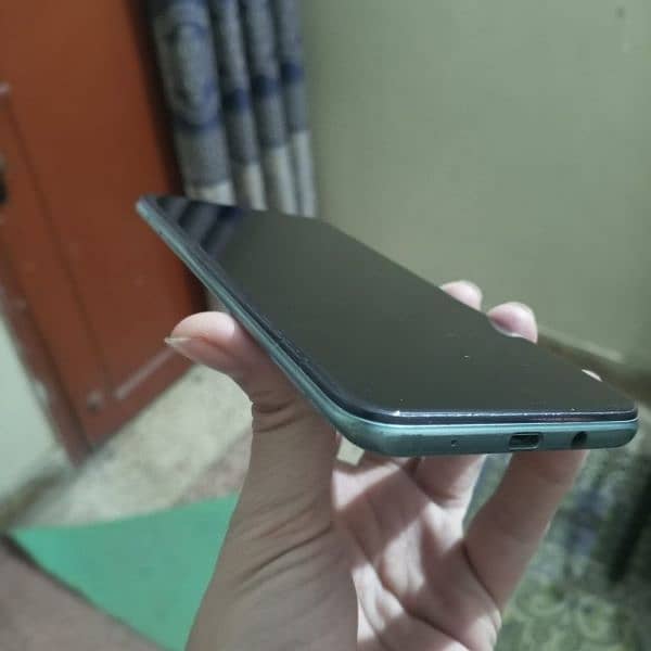 Infinix hot 11 play.  . . 4/64. . . just like new . . . 18500 4