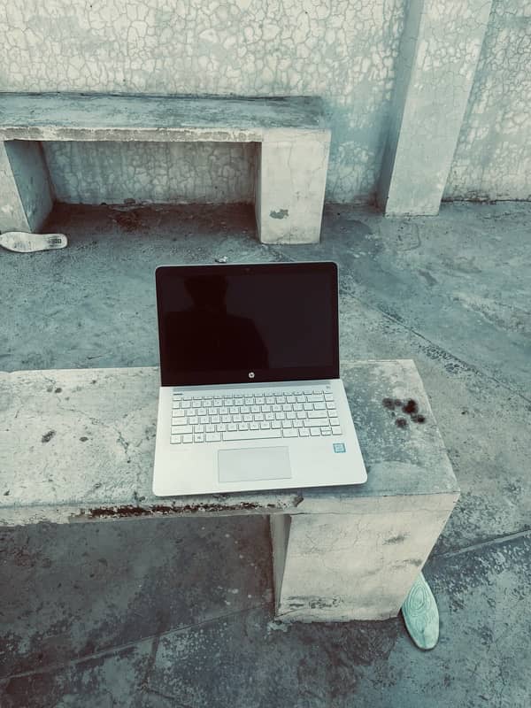 Hp pavilions Corei5 7th Generation white Metal Body 3