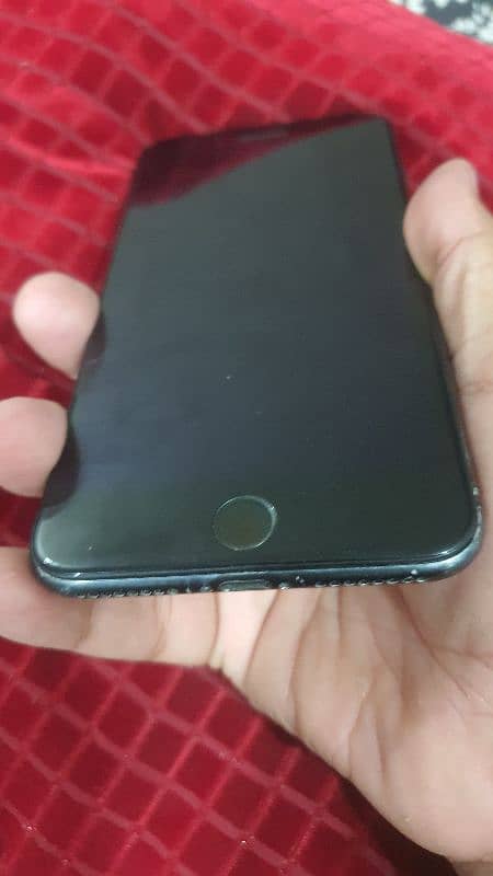 iphone 7plus 128gb pta approved 1