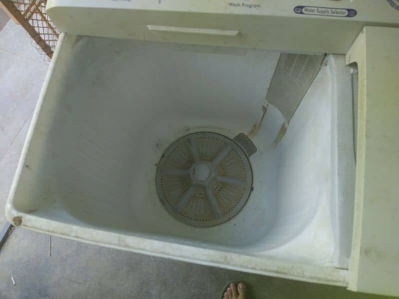 Double Washing Machine in Good condition all ok 1