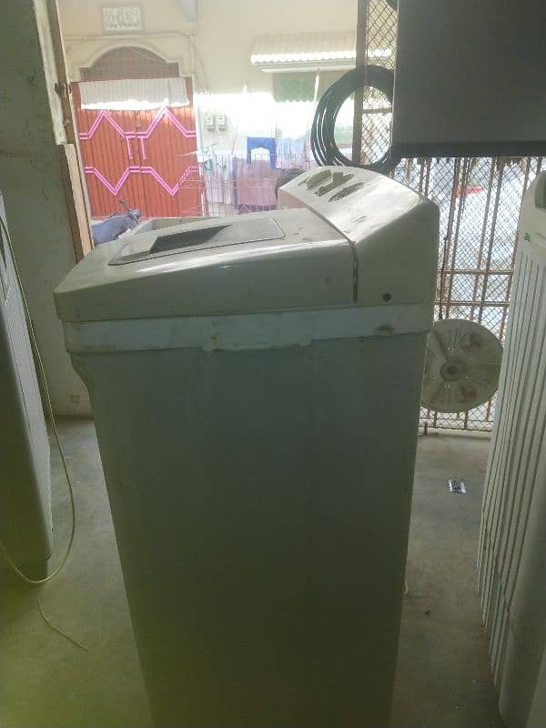 Double Washing Machine in Good condition all ok 2