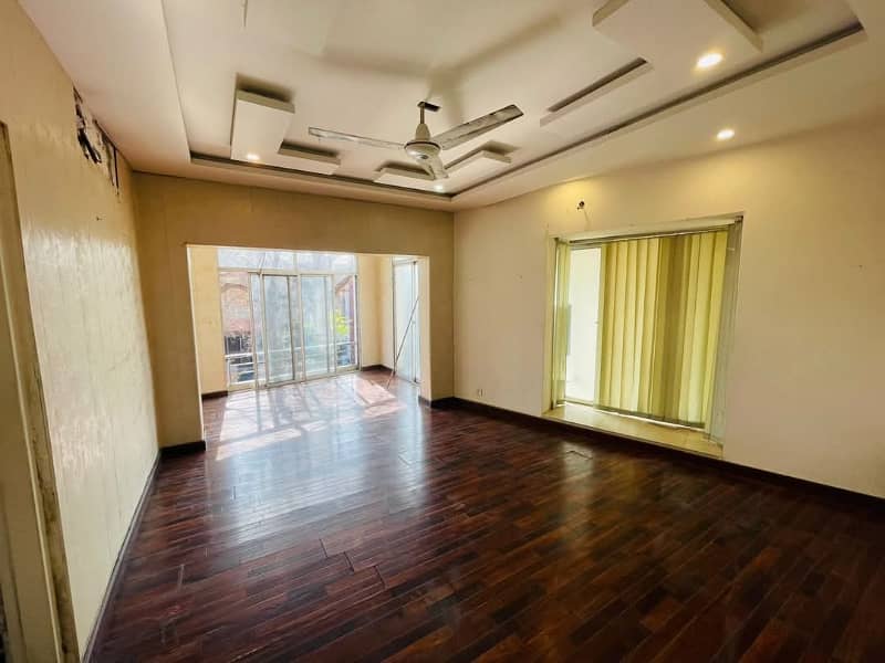 Safari Villa European Style For Sale In Bahria Town Lahore 1