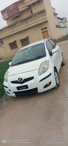 Toyota Vitz 2010 m 2013 port Islamabad rejester 03189374540