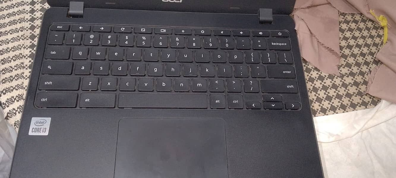 Acer caroombook core i3 10 Generation 8gp ram 10by10 condition 5