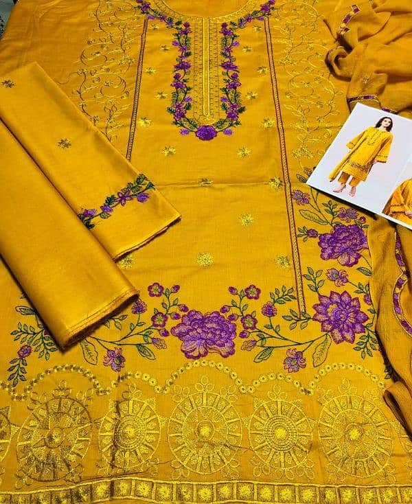 3 Pcs Women's Unstitched Lawn Embroidered Suit 3