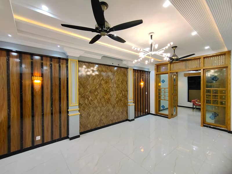 1 KANAL DESIGNER UPPER PORTION FOR RENT 1