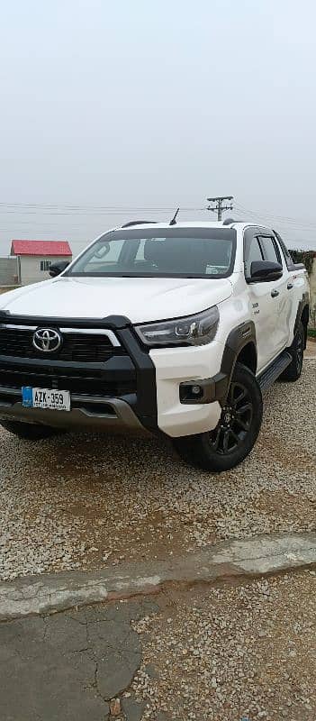 Toyota Hilux 2022 1