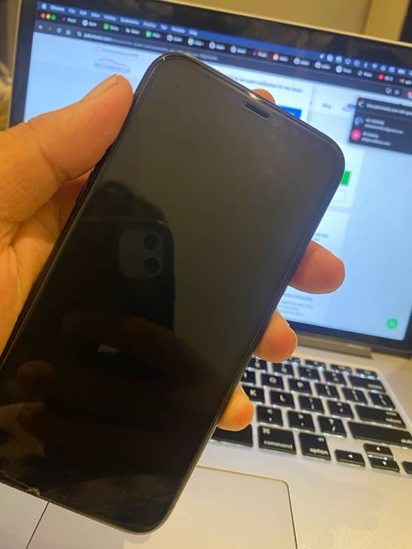 iPhone 11 Pro Pta 4