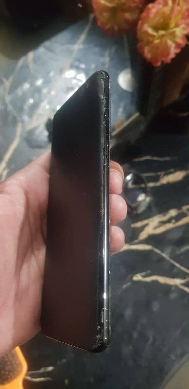 Samsung S8 Wifi user best. 4/64. Pta Non. Resnble fix price low 1