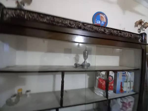 USED SHOWCASE IN GOOD CONDITION 0