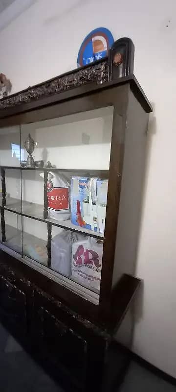 USED SHOWCASE IN GOOD CONDITION 11