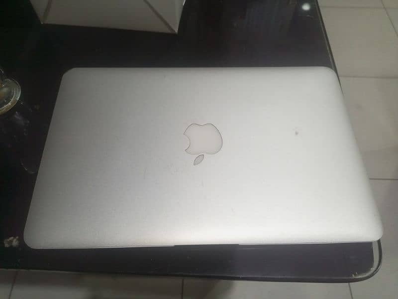 Macbook Air (11-inch, Mid 2012 0