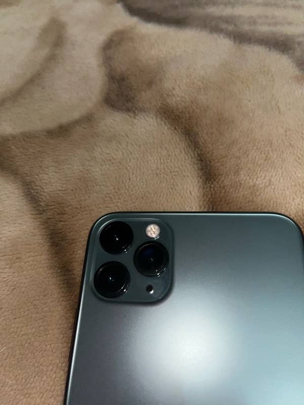 IPhone 11 Pro Max pta approved 256 gb with complete box green colour 3