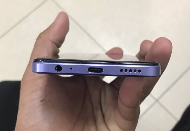 Vivo Y17s (4+4/128gb) 6