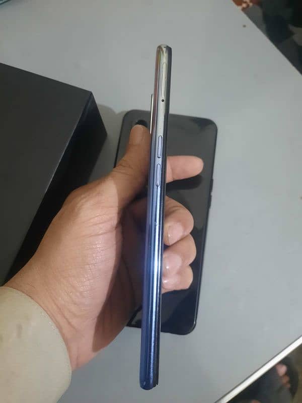 Oppo f19 6/128 full box need cash 3